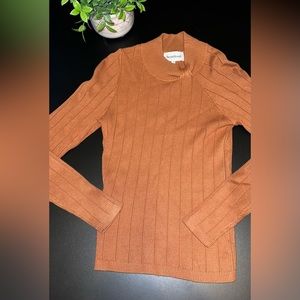 Heartloom Amandla Long Sleeved Twist Neck Top Size Medium Like New